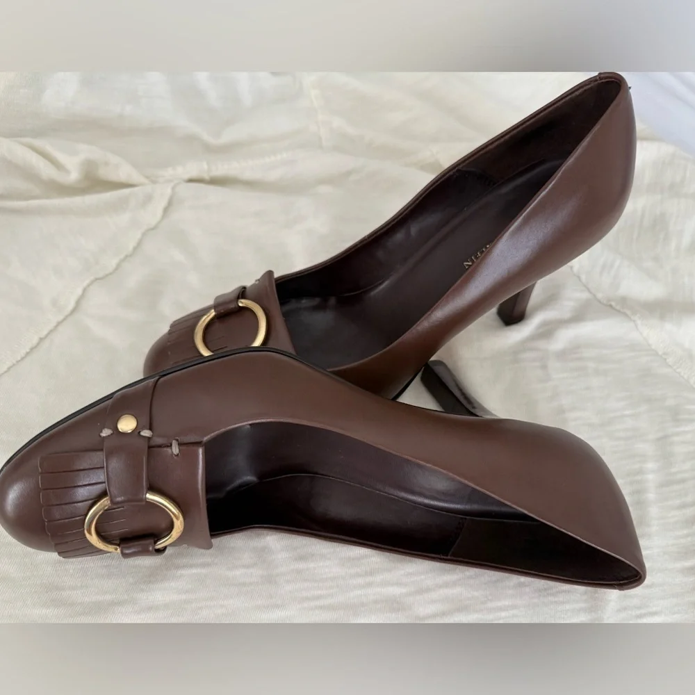 ANNE KLEIN WOMEN’S BROWN LEATHER PUMPS WITH GOLD BUCKLE SIZE 8.5 BRAND NEW - Picture 5 of 11